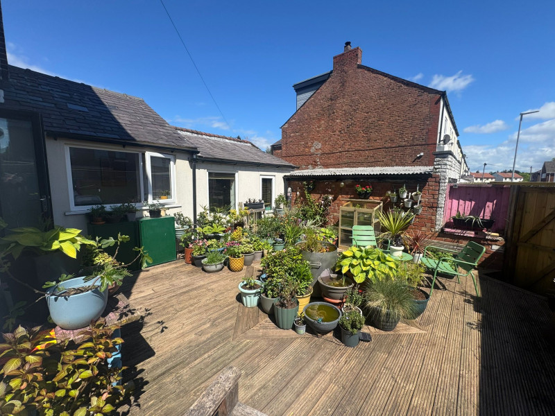 Hayfield Avenue